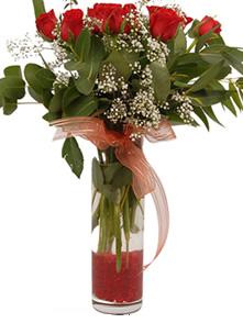 Ankara Sincan çiçek satışı firma ürünümüz Hediye çiçek modeli 11 adet camda gül Ankara çiçek gönder firması şahane ürünümüz 