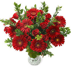 Ankara Sincan Bağlum Çiçekçi firma ürünümüz Camda güller ve gerberalar Ankara çiçek gönder firması şahane ürünümüz 