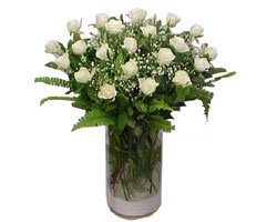 Ankara Sincan çiçek firmamızdan beyaz güllerin vazoda ihtişamı Ankara çiçek gönder firması şahane ürünümüz 